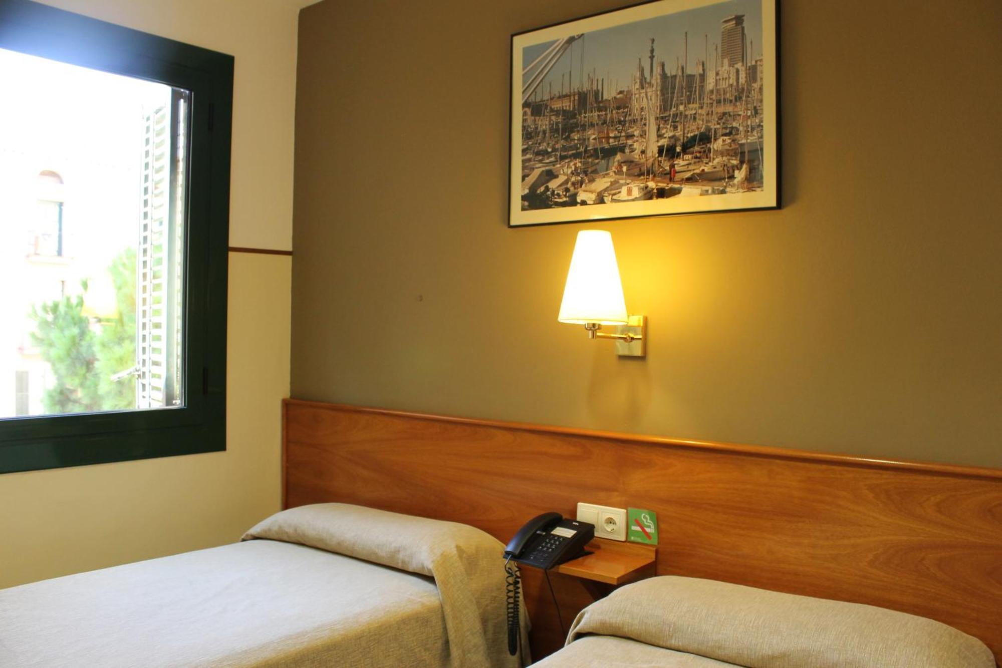 El Jardi Hotel Барселона Стая снимка